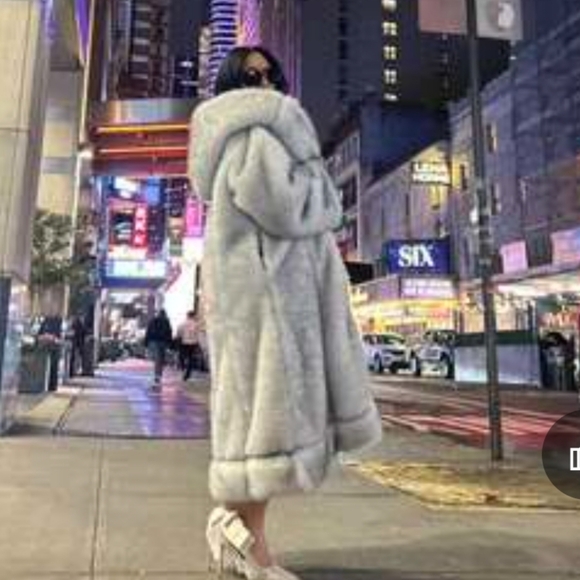 Winter Fashion Fomen's Fur Coat Long Hooded Women's Thick Thermal Coat Fluffy - Picture 13 of 16